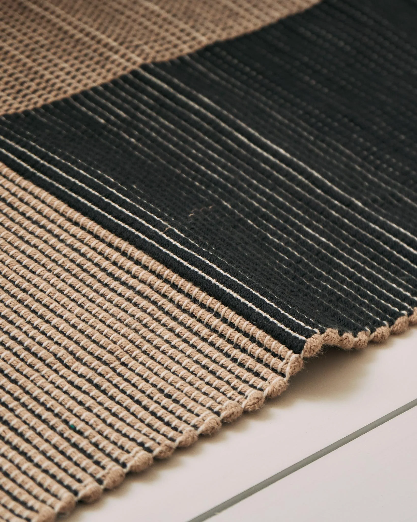 Clean Lines Bathmat - Image 4