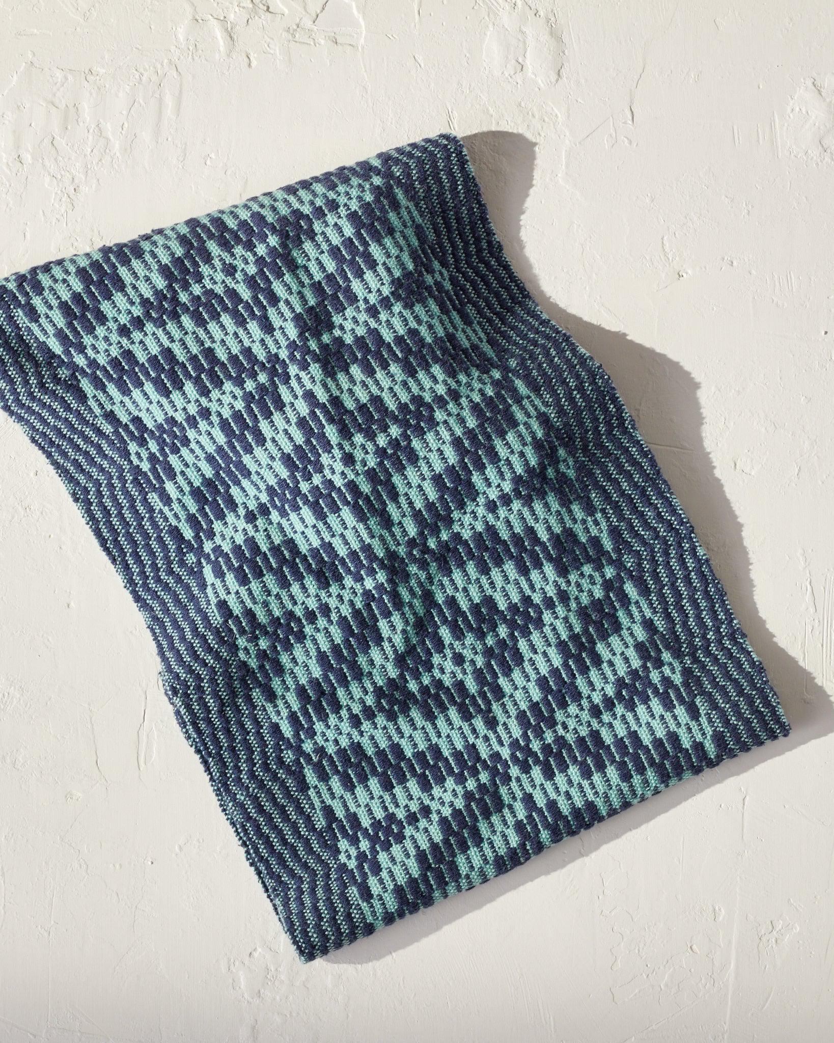 Crackle Weave Your Way: Cowl or Scarf - Image 3