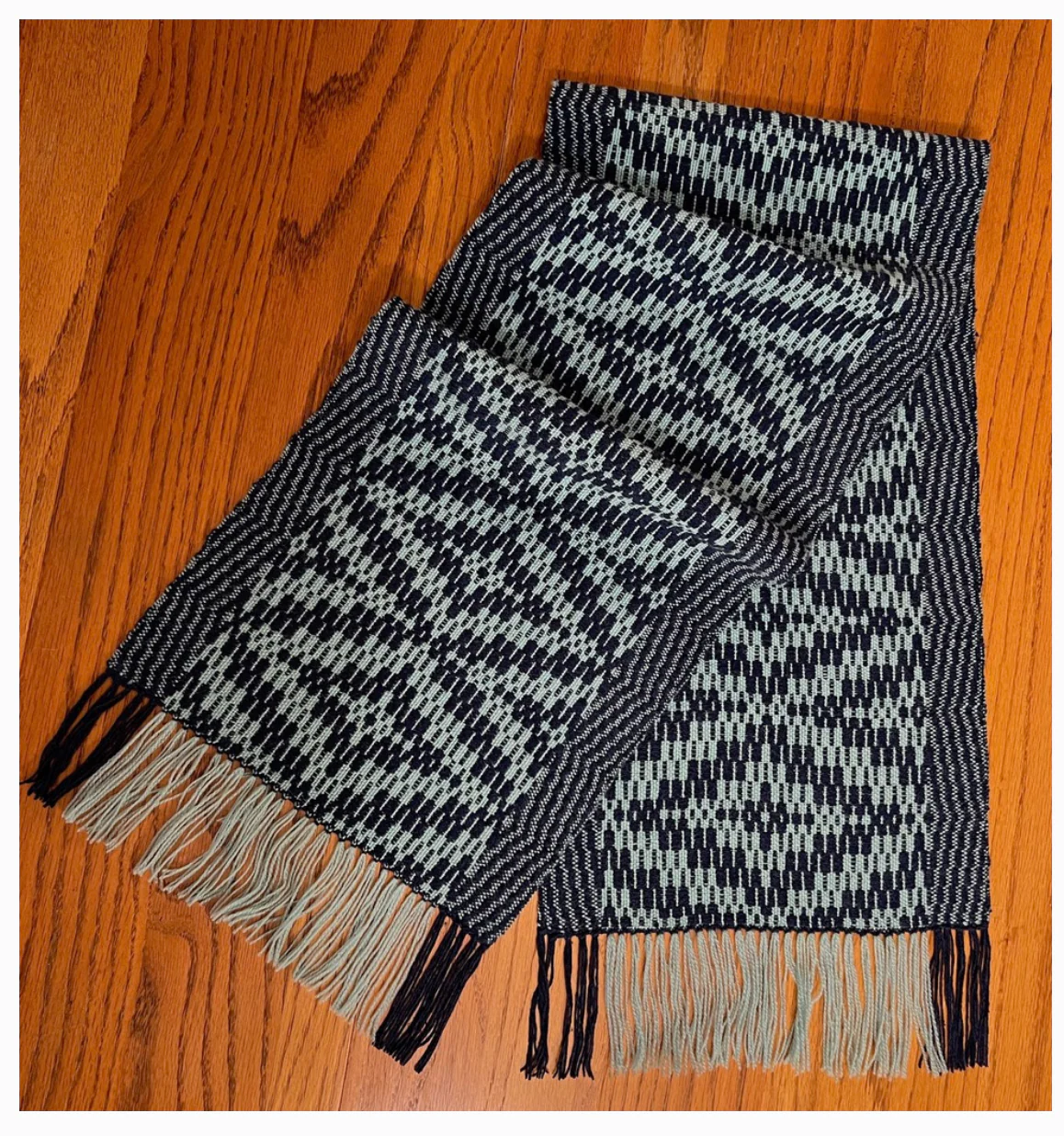 Crackle Weave Your Way: Cowl or Scarf - Image 4