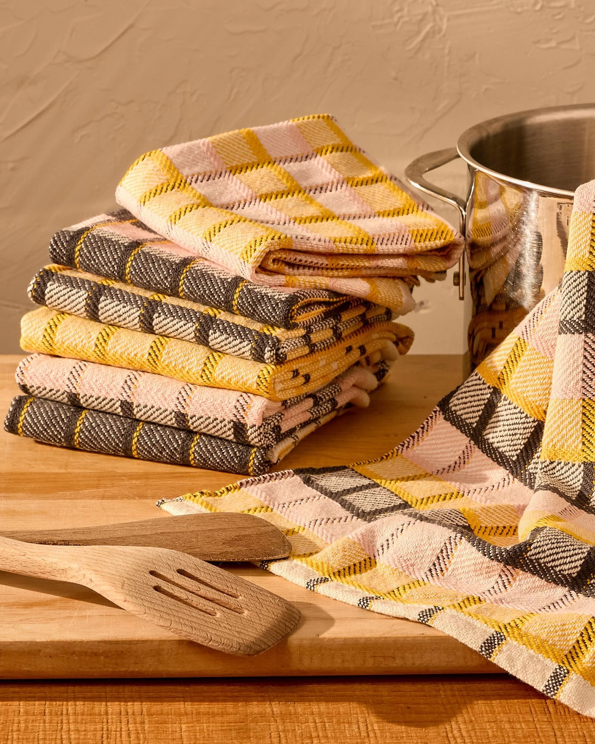 Graphic Grid Towels