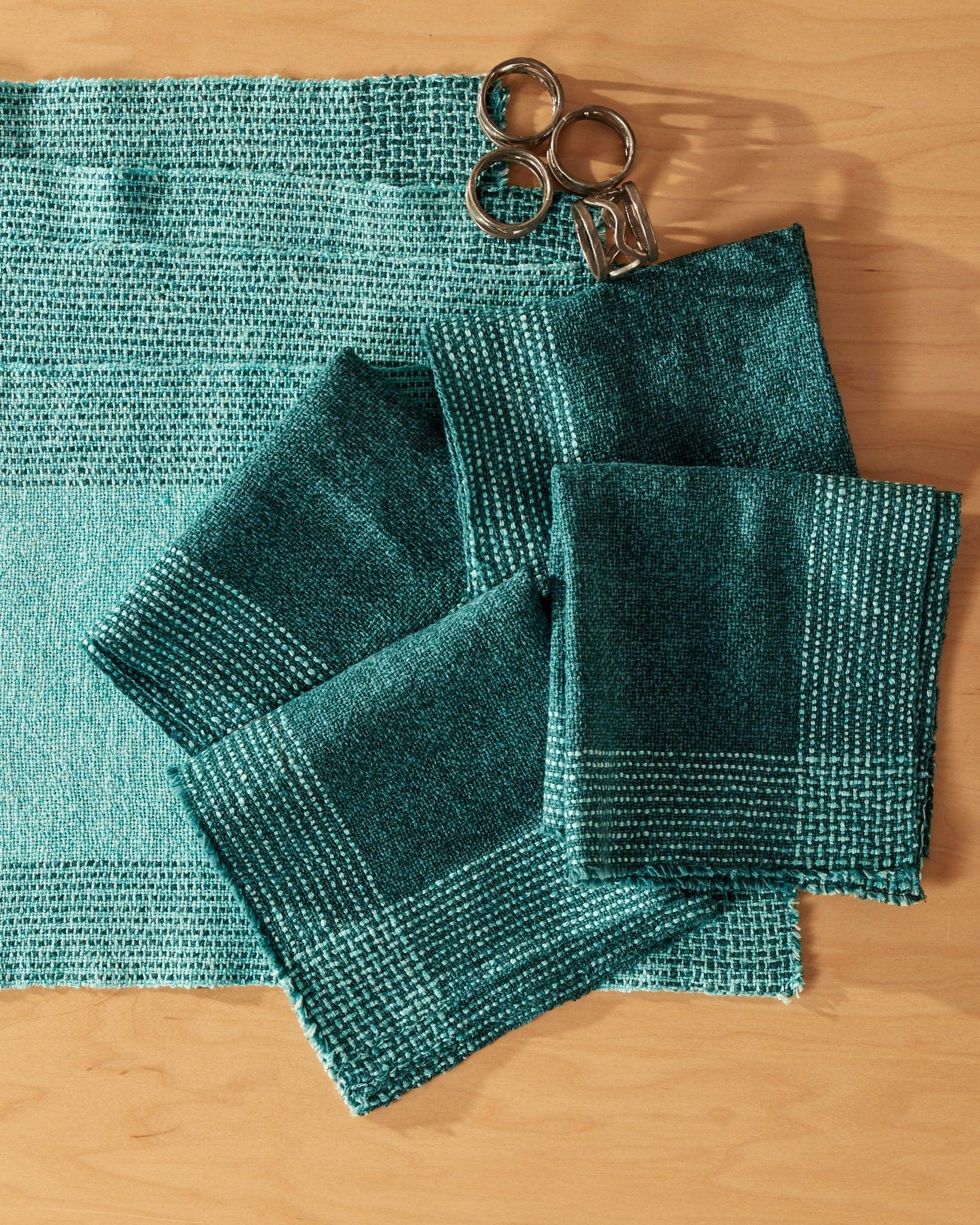 Running Stitch Table Set - Image 5